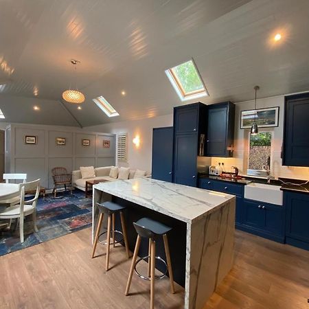 Gem In Connemara Flat Apartment Oughterard Ngoại thất bức ảnh